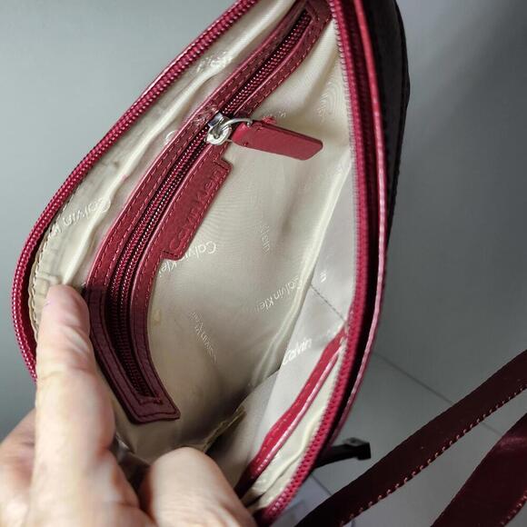 Calvin Klein Women's Red Leather Crossbody Shoulder Bag - Picture 6 of 11